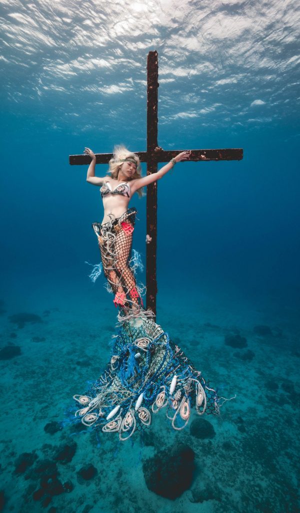 十字架人魚深度84米_20110317411611063