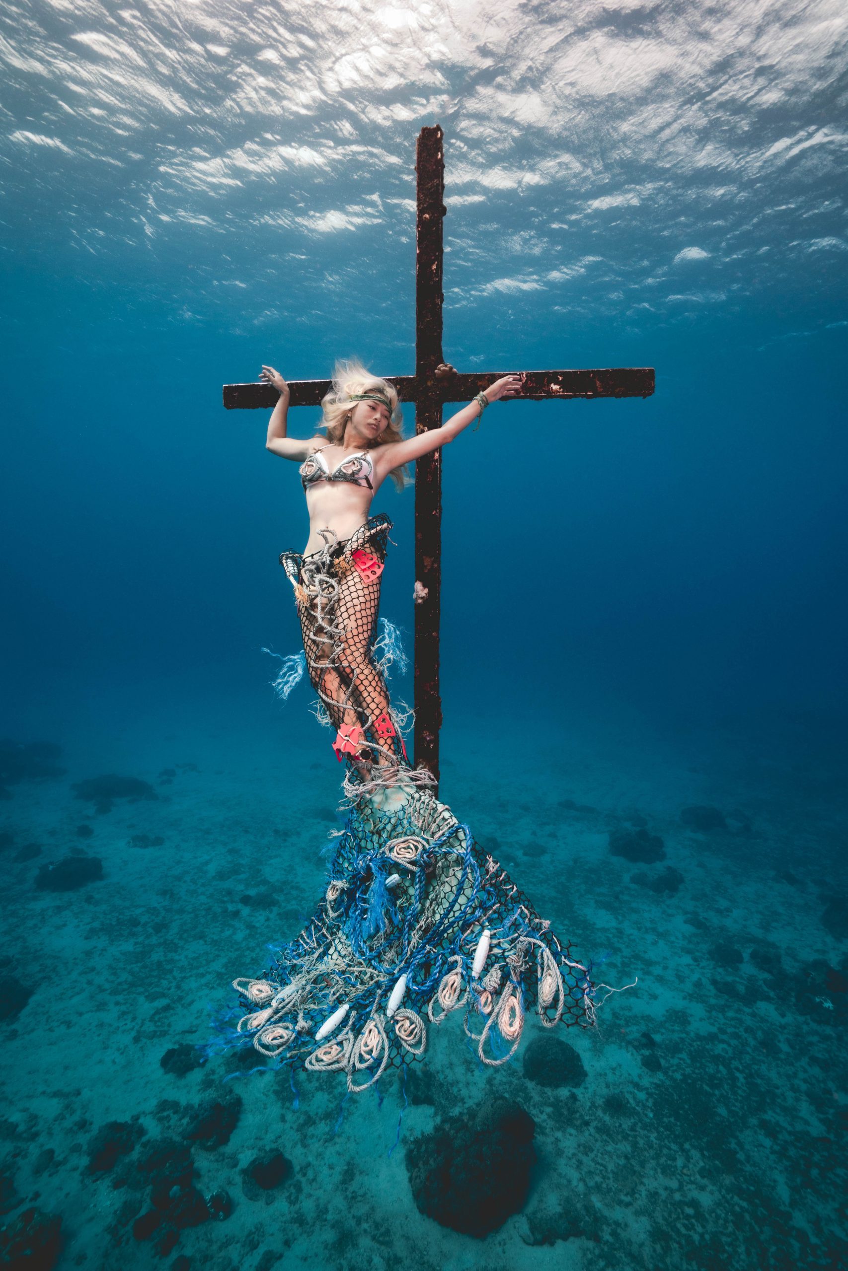 十字架人魚深度84米_20110317411611063