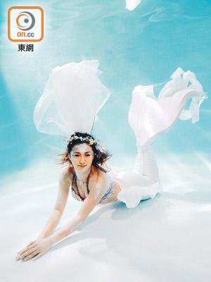 ON.CC Mermaiding水中舞 拍出人魚美態