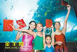 新浪廣東 小女学生竞选小美人鱼