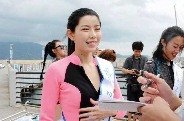 搜狐網 「90後」潛水小姐結緣海洋環保 始於興趣 踐於行動